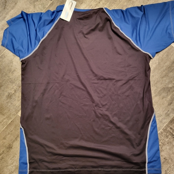 Activewear tshirt - Picture 2 of 3